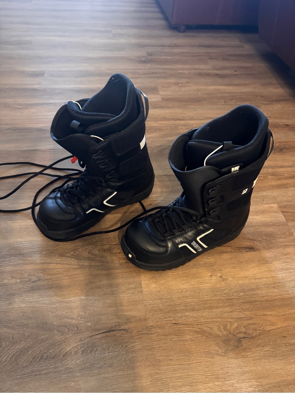 Burton Invader Black Men's Snowboard Boots with Subtle White Accents